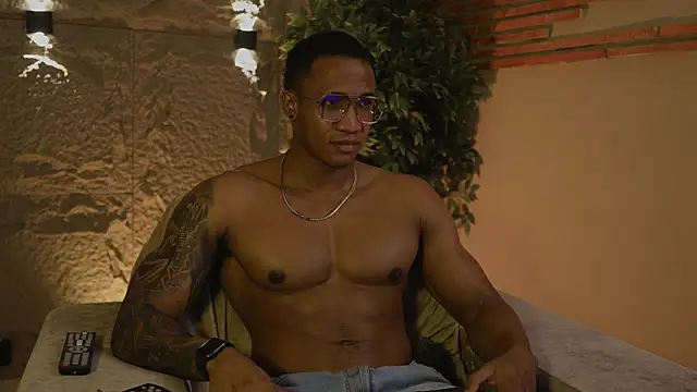 Logan Varela online show from 10.17.25