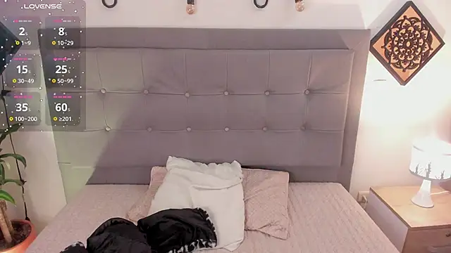 Agatha Vixen online show from 02.12.25