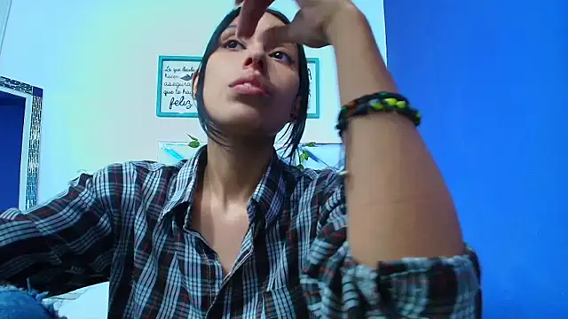 yourcuteneighbourr online show from 12.28.24