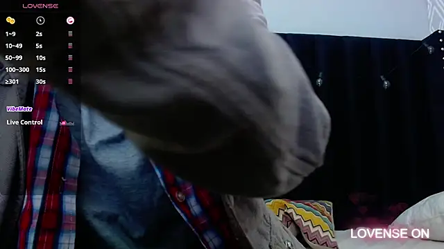 yourcuteneighbourr online show from 12.31.24