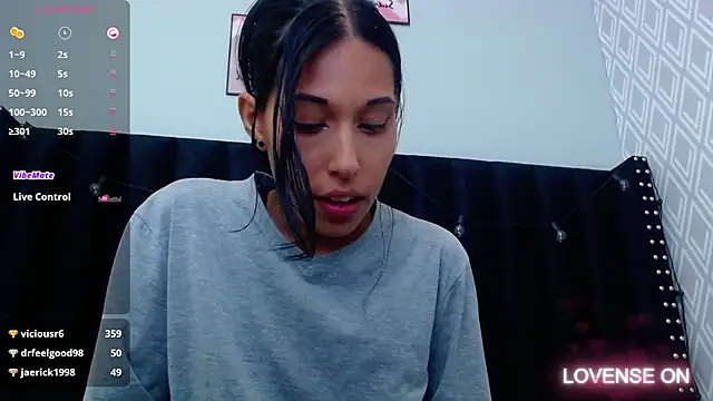 yourcuteneighbourr online show from 12.31.24