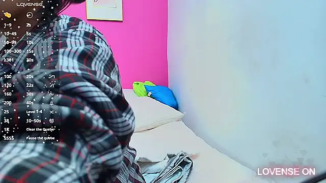 yourcuteneighbourr online show from 01.08.25