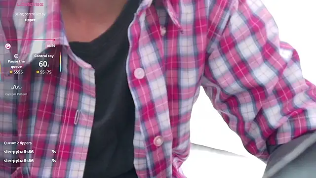 yourcuteneighbourr online show from 11.18.25