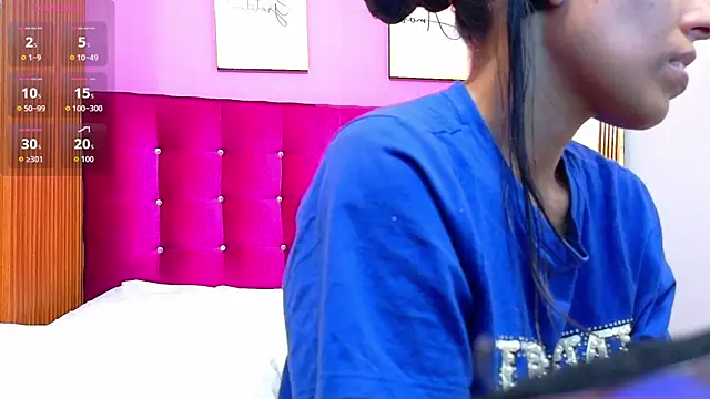 yourcuteneighbourr online show from 06.11.26