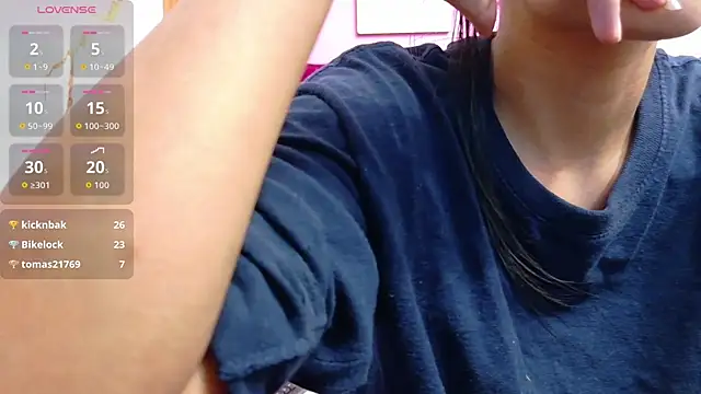 yourcuteneighbourr online show from 06.26.26