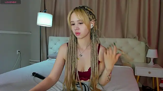 Valerie Woods online show from 06.19.26