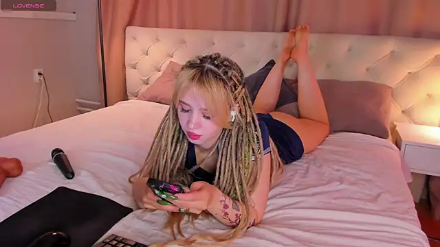 Valerie Woods online show from 06.20.26