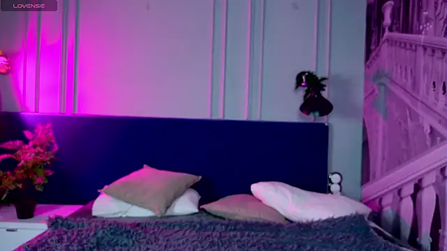 Liv Fay online show from 01.11.25