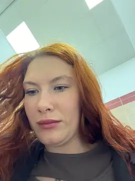 Snapshot of Liv_Fay chatting on 02.12.26 Liv Fay online show from 02.12.26