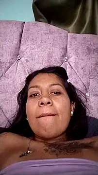 Snapshot of Tiphanydirty3 chatting on 10.28.25 Tiphanydirty3 online show from 10.28.25