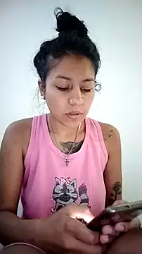 Snapshot of Tiphanydirty3 chatting on 10.28.25 Tiphanydirty3 online show from 10.28.25