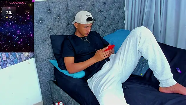 dominic smith  online show from 01.22.25