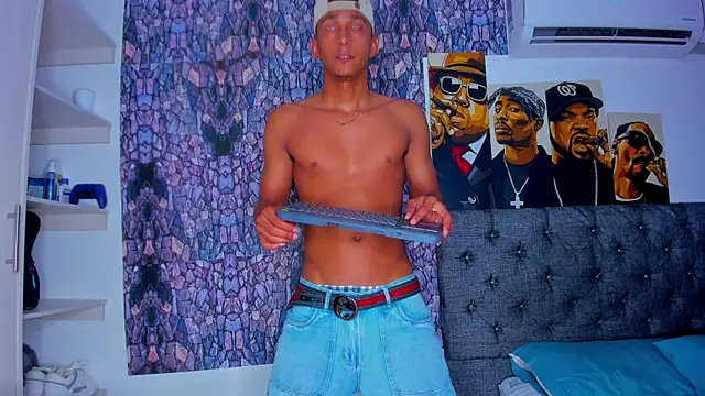 dominic smith  online show from 02.06.25