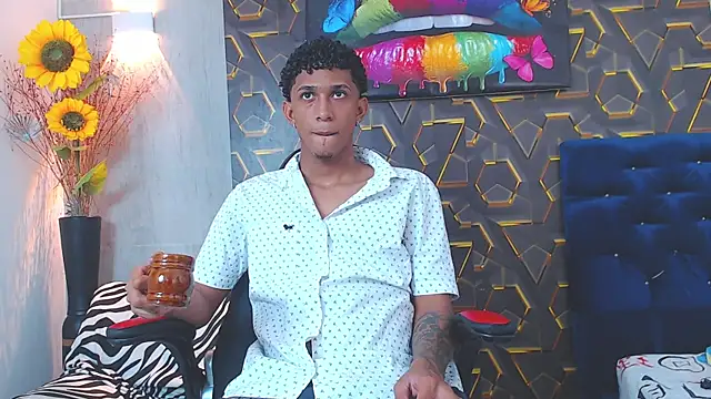 dominic smith  online show from 10.08.25