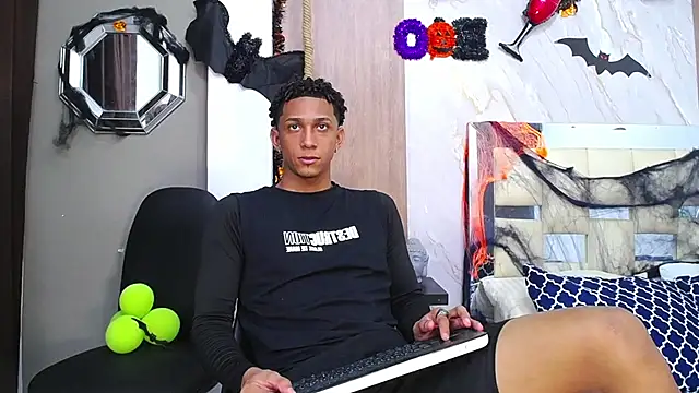 dominic smith  online show from 10.28.25