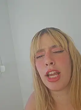 Snapshot of Massa8 chatting on 12.10.24 Massa8 online show from 12.10.24