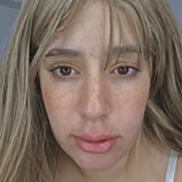 Snapshot of Massa8 chatting on 11.05.25 Massa8 online show from 11.05.25