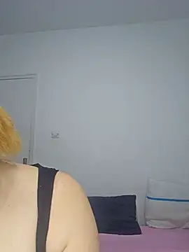 Snapshot of Massa8 chatting on 12.21.25 Massa8 online show from 12.21.25