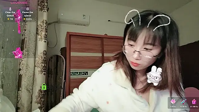 Snapshot of Lili_666 chatting on 12.02.25 Lili 666 online show from 12.02.25