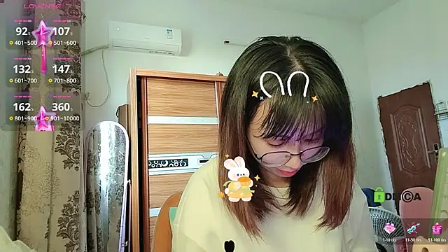 Snapshot of Lili_666 chatting on 12.04.25 Lili 666 online show from 12.04.25