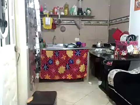 Snapshot of Boycuriousxxx chatting on 12.18.24 Boycuriousxxx online show from 12.18.24