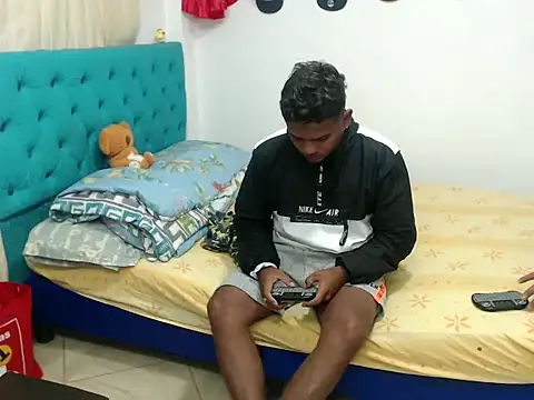 Snapshot of Boycuriousxxx chatting on 02.10.25 Boycuriousxxx online show from 02.10.25