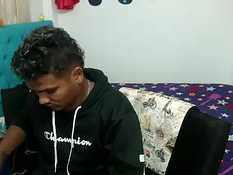 Snapshot of Boycuriousxxx chatting on 02.16.25 Boycuriousxxx online show from 02.16.25