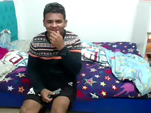 Snapshot of Boycuriousxxx chatting on 02.20.25 Boycuriousxxx online show from 02.20.25