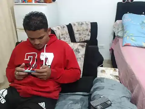 Snapshot of Boycuriousxxx chatting on 02.25.25 Boycuriousxxx online show from 02.25.25