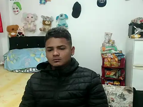 Snapshot of Boycuriousxxx chatting on 03.11.25 Boycuriousxxx online show from 03.11.25