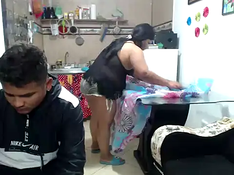 Snapshot of Boycuriousxxx chatting on 03.18.25 Boycuriousxxx online show from 03.18.25