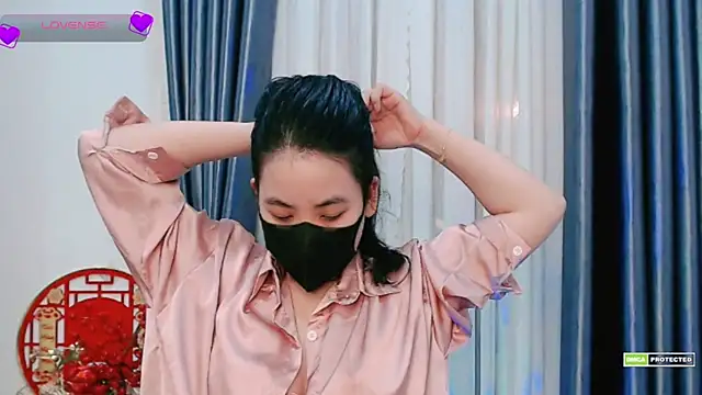 Snapshot of Na_baby chatting on 02.10.25 Na baby online show from 02.10.25