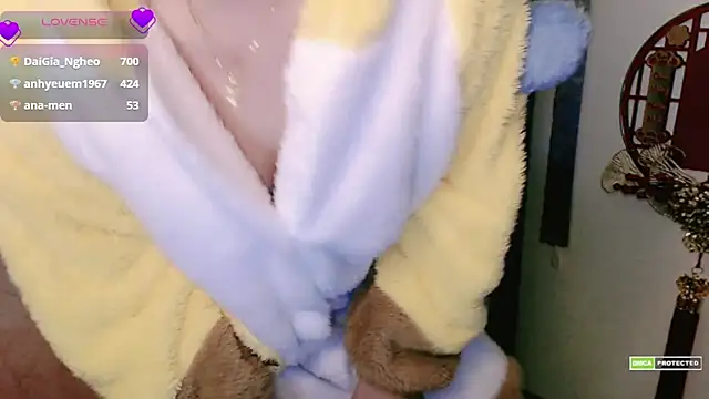 Snapshot of Na_baby chatting on 03.08.25 Na baby online show from 03.08.25