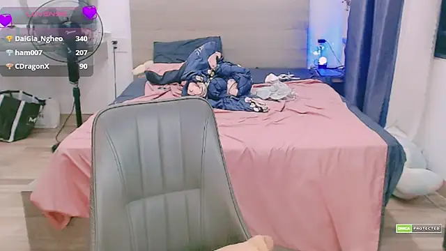 Snapshot of Na_baby chatting on 09.20.25 Na baby online show from 09.20.25