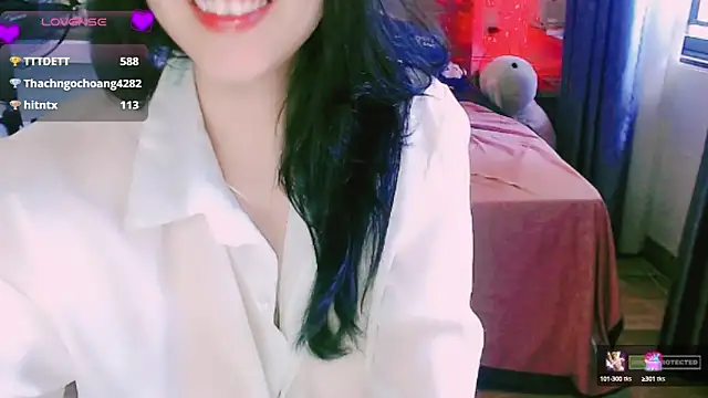 Snapshot of Na_baby chatting on 09.30.25 Na baby online show from 09.30.25