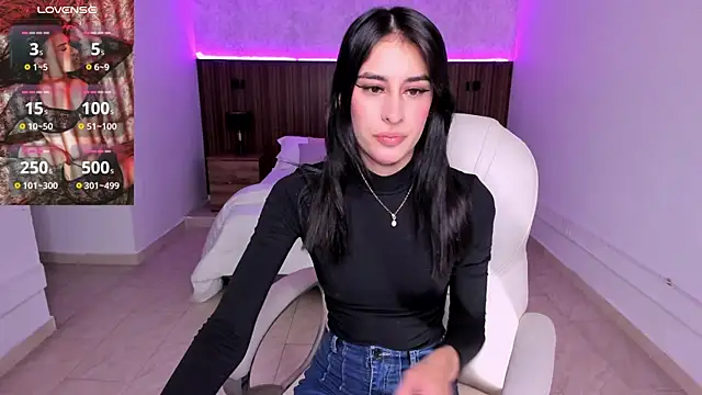 Snapshot of karlaa_james chatting on 01.10.26 karlaa james online show from 01.10.26