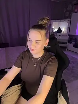 Snapshot of Lexi_noah chatting on 09.21.25 Lexi noah online show from 09.21.25