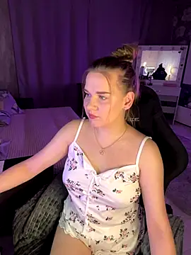 Snapshot of Lexi_noah chatting on 09.24.25 Lexi noah online show from 09.24.25