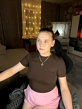 Snapshot of Lexi_noah chatting on 11.26.25 Lexi noah online show from 11.26.25