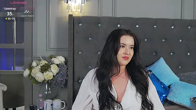 TrishaWinslet online show from 01.31.25