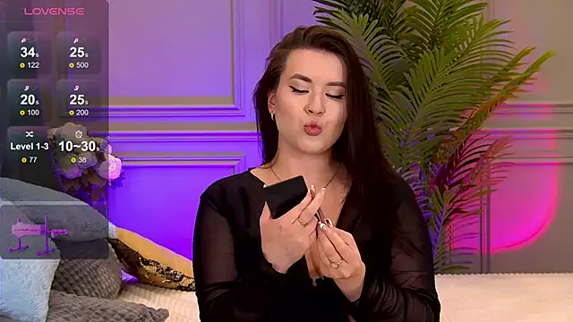 TrishaWinslet online show from 02.10.25