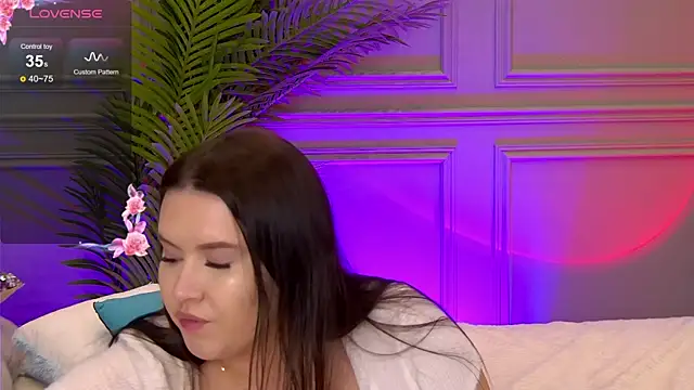 TrishaWinslet online show from 03.11.25