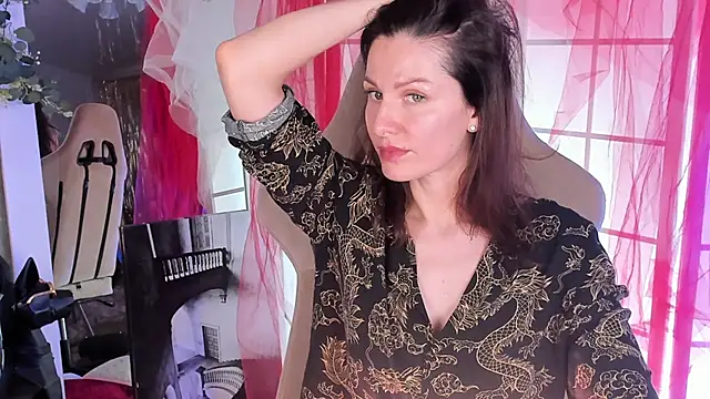 Snapshot of April_o_Nill chatting on 12.05.25 April o Nill online show from 12.05.25