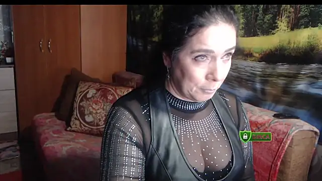 Snapshot of RositaSky chatting on 11.22.25 RositaSky online show from 11.22.25