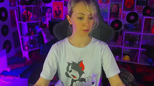 LylithSkye online show from 01.26.25