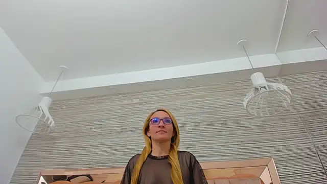 Snapshot of maddy_cartter chatting on 09.25.25 maddy cartter online show from 09.25.25