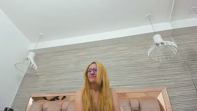 Snapshot of maddy_cartter chatting on 09.30.25 maddy cartter online show from 09.30.25