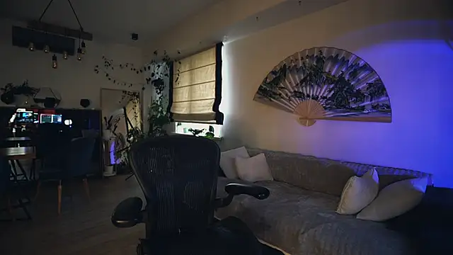 Snapshot of Leona_Mell chatting on 02.20.26 Leona Mell online show from 02.20.26