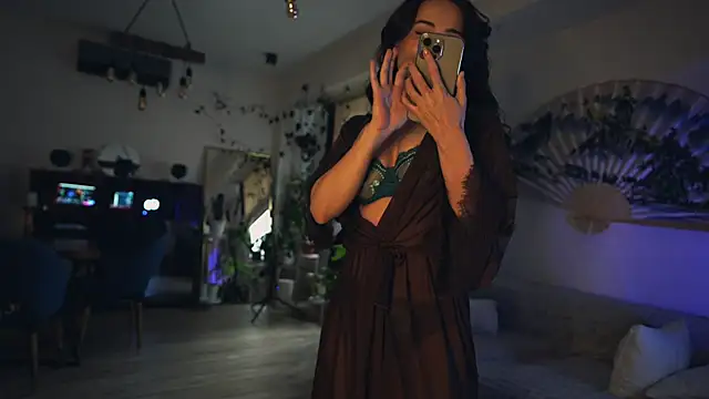 Snapshot of Leona_Mell chatting on 03.03.26 Leona Mell online show from 03.03.26