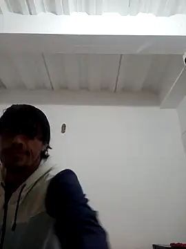 Snapshot of Leandona chatting on 11.03.25 Leandona online show from 11.03.25